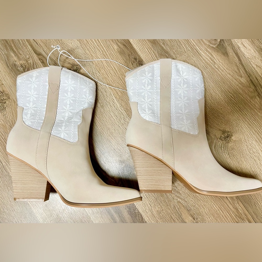 ARULA Wide Width Taupe-Ivory Booties                            SIZE 10W   *NWT* - Picture 14 of 14